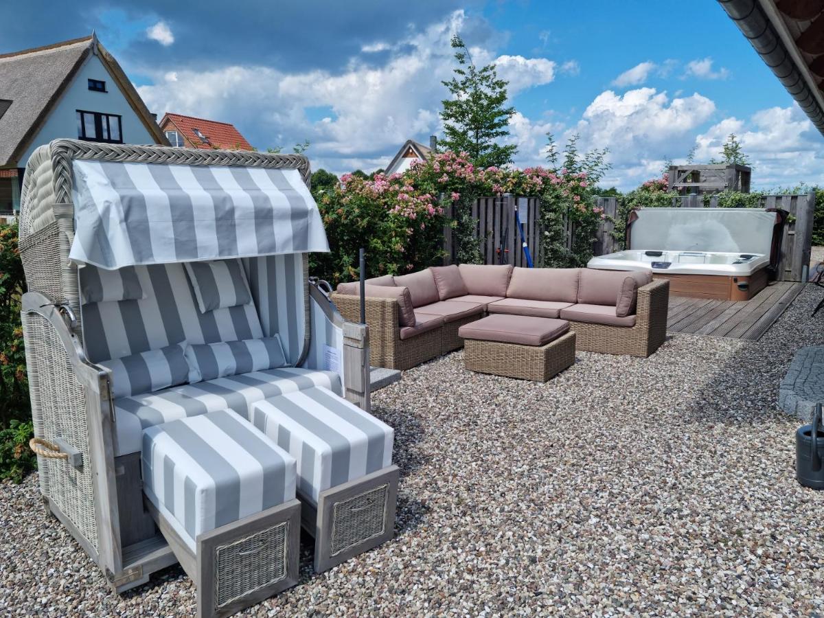 Ostsee-Wellnesslandhaus Mit Sauna, Jacuzzi, Innenwhirlpool Kalkhorst Exteriör bild