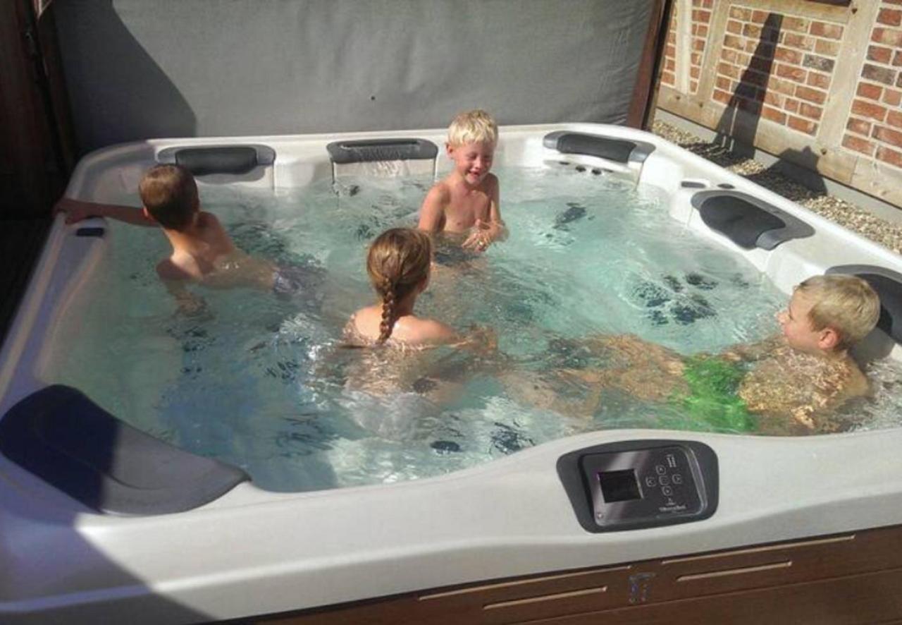 Ostsee-Wellnesslandhaus Mit Sauna, Jacuzzi, Innenwhirlpool Kalkhorst Exteriör bild